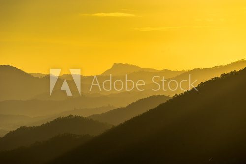 Fototapeta Krajobrazowa góra i niebo w ranku Loei prowincja