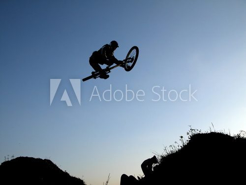 Fototapeta skok na rower górski