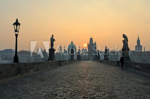Fototapeta Wschód słońca w Pradze, widok z Mostu Karola