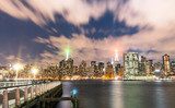 Fototapeta Nowy Jork - Skyline nocą z Long Island - Manhattan Do
