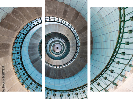 Schody spiralne wewnątrz latarni morskiej - Obraz trzyczęściowy, Tryptyk