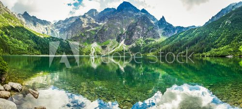 Fototapeta Crystal Lake w górach skalistych