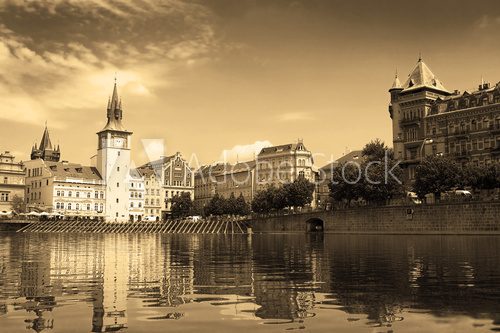 Fototapeta Historyczne oblicze miasta nad rzeką