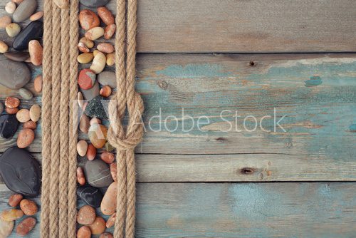 Fototapeta Kamienie morskie z liną