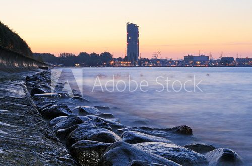 Fototapeta Kamienie nad brzegiem morza