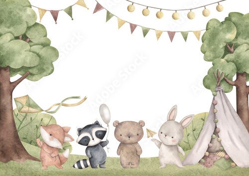 Fototapeta Leśni przyjaciele. Akwarelowa, ręcznie rysowana ramka z leśnymi zwierzętami na polanie, dziecięcą chatką, drzewem, krzewami i flagami. Szablon karty na baby shower, urodziny, do pokoju dziecięcego.