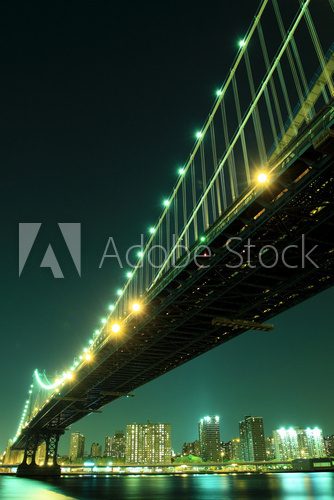 Fototapeta Manhattan Skyline i Manhattan Bridge At Night, New York City