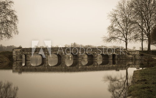 Fototapeta Most w jesiennej sepii