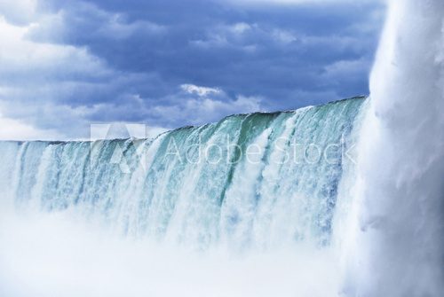 Fototapeta Niagara Falls w burzliwy dzień