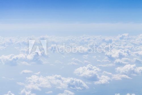 Fototapeta Niebieskie niebo z chmury tłem z kopii przestrzenią