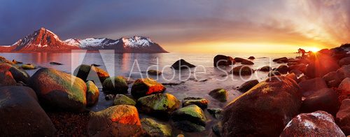 Fototapeta Oceanu wybrzeże przy zmierzchem, panorama, Norwegia