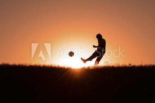 Fototapeta Piłka nożna piłka nożna dzieje się w słońcu