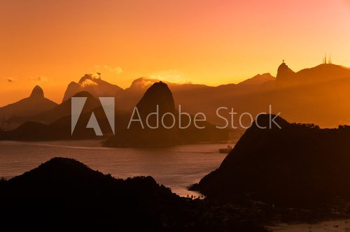 Fototapeta Rio de Janeiro Mountains by Sunset from City Park in Niteroi