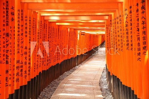 Fototapeta Torii brama tunel w Kyoto, Japonia