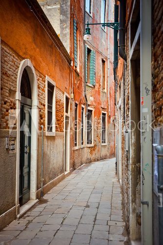 Fototapeta Wąska ulica w Wenecji
