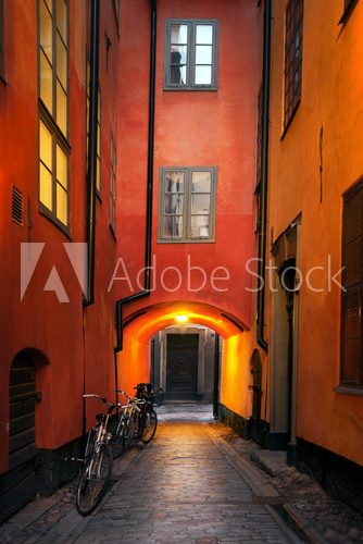 Fototapeta Wąska uliczka w Sztokholmie