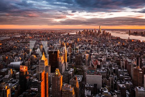 Fototapeta Widok z lotu ptaka Manhattan linia horyzontu przy zmierzchem