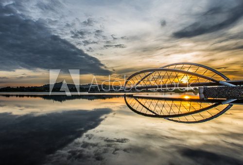 Fototapeta Wschód słońca przy mostem w Putrajaya, Malezja