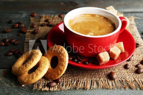Obraz Filiżanka kawy i smaczne ciasteczka