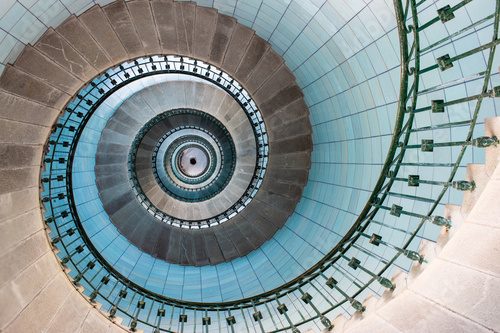 Obraz Geometryczna spirala kamienia i metalu