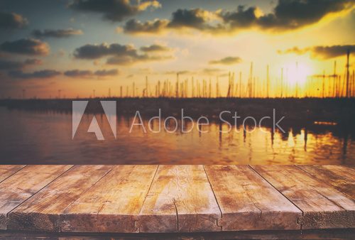 Obraz stół przed streszczenie tło zamazane pole morskie