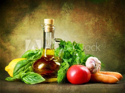 Obraz Zdrowe warzywa i oliwa z oliwek.Vintage w stylu