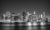 Fototapeta Czarny i biały noc widok Manhattan linia horyzontu
