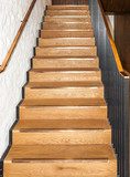 Fototapeta Drewniane dębowe schody proste