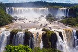 Fototapeta Kaskada wodospadów. Iguassu Falls lub Iguazu Falls w Brazylii