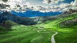 Fototapeta Kręta droga w Passo Giau i zielone Dolomity, widok z lotu ptaka