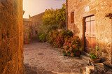 Fototapeta Mała aleja w toskańskiej wiosce