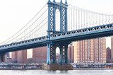Fototapeta Manhattan most i linia horyzontu widok od Brooklyn przy zmierzchem