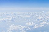 Fototapeta Niebieskie niebo z chmury tłem z kopii przestrzenią