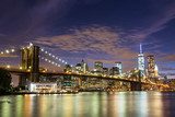 Fototapeta Nocna panorama z mostem Brooklyn