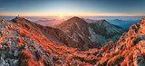 Fototapeta Panoramiczne Piękne Karpackie góry w jesieni