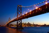 Fototapeta San Fransisco linia horyzontu i zatoka most przy zmierzchem, Kalifornia, usa