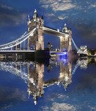 Fototapeta Tower Bridge w godzinach wieczornych, Londyn, Wielka Brytania