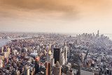 Fototapeta Widok z lotu ptaka Manhattan linia horyzontu przy zmierzchem, Miasto Nowy Jork