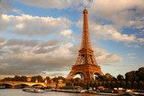 Fototapeta Wieża Eiffla z mostem w Paryżu, Francja