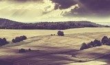 Fototapeta Złote światło nad jesiennym pejzażem