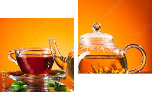 Kwitnąca herbata słuzyć na szkle - Obraz dwuczęściowy, Dyptyk
