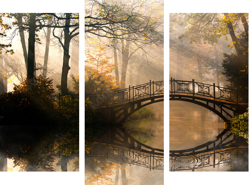 Jesień - Stary most jesienią mglisty park - Obraz trzyczęściowy, Tryptyk