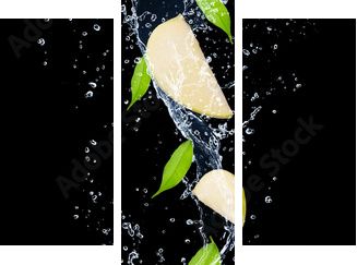 Zieleni jabłka w wodnym pluśnięciu, odosobnionym na czarnym tle - Obraz trzyczęściowy, Tryptyk