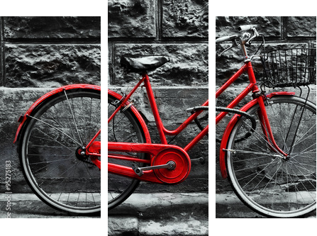 Retro rocznika czerwony rower na czarny i biały ścianie. - Obraz trzyczęściowy, Tryptyk