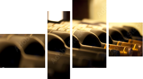 Butelki wina na półce - Obraz czteroczęściowy, Fortyk