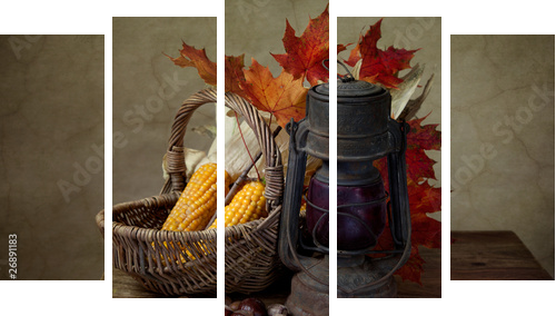 Jesień wciąż życie z nafty lampą i kukurudza w łozinowym koszu - Obraz pięcioczęściowy, Pentaptyk