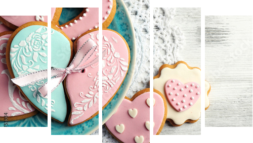 Serce w kształcie ciasteczek na Walentynki - Obraz pięcioczęściowy, Pentaptyk