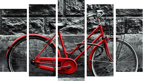 Retro rocznika czerwony rower na czarny i biały ścianie. - Obraz pięcioczęściowy, Pentaptyk